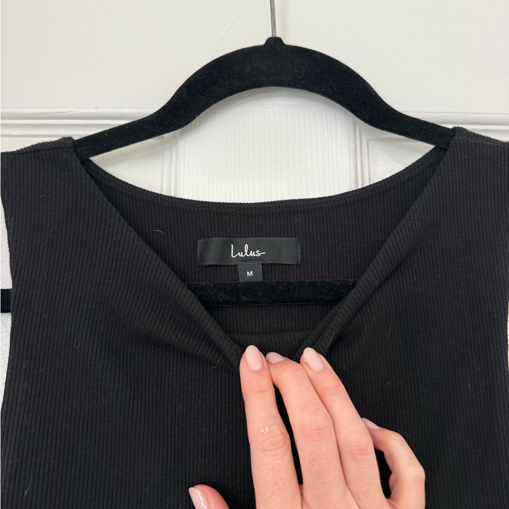 Lulu’s Bodycon Ribbed Little Black Dress - Picture 2 of 3